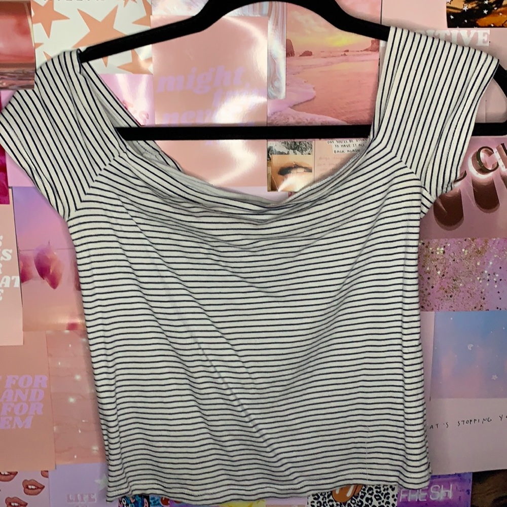 Off the shoulder short sleeve top